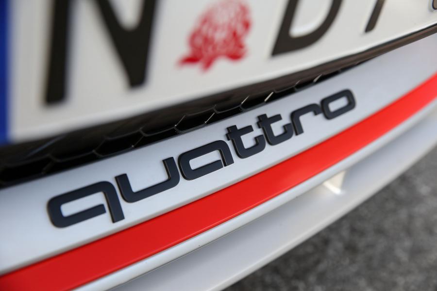 Логотип Audi TT RS Coupe (8S) 2017 года  (AU) (фото 39 из 40)